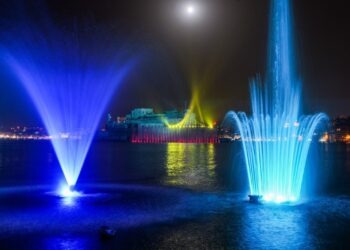 Dancing fountains take over Grand Harbour