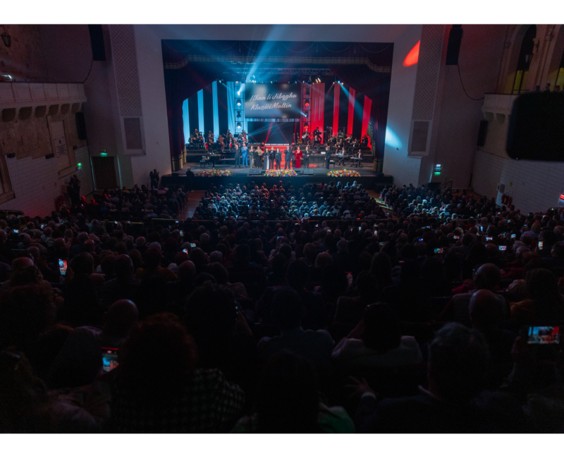 An image showing singers during the concert Ilħna li Jibqgħu: Klassiċi Maltin