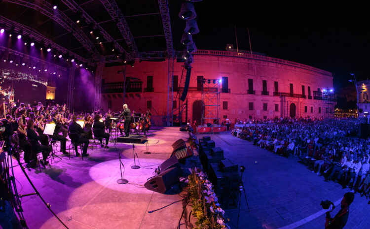 Tenors Alan Sciberras and Cliff Zammit Stevens perform opera at St George’s Square during Opera in the Capital.